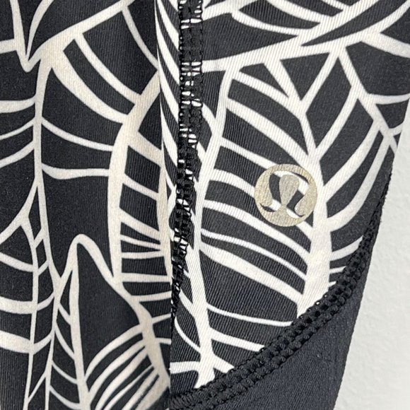 Lululemon Run A Marathon Crop II Legging Pretty Palm Black Angel Wing size 4 - Picture 5 of 12